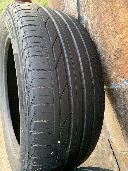 Шини r17 225/55 комплект шин літо BRIDGESTONE