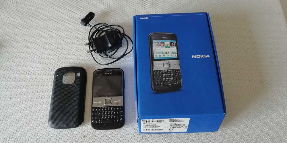 Vendo Nokia E5 - a funcionar