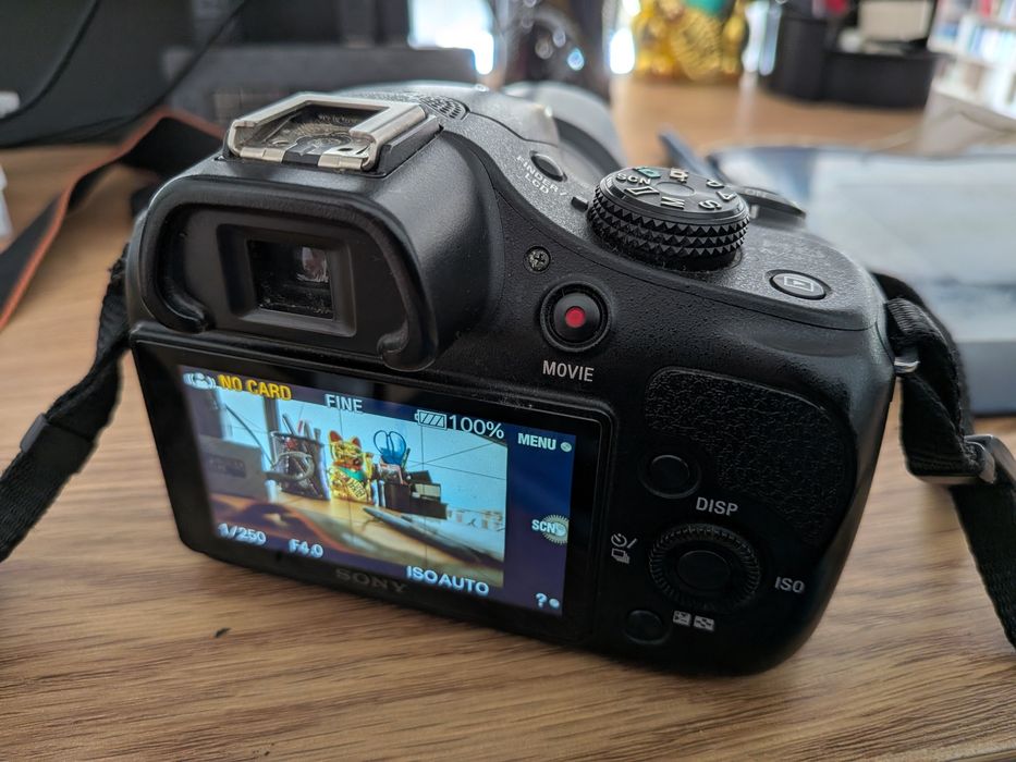 Câmara Sony Alfa 3000