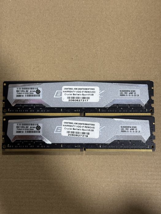 Лот з брендової оперативної памяті  з 13 штук обємом16/8 GB ddr4.