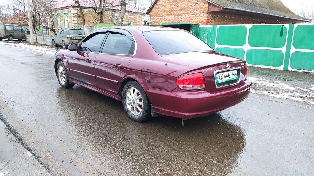 Хюндай     Соната .