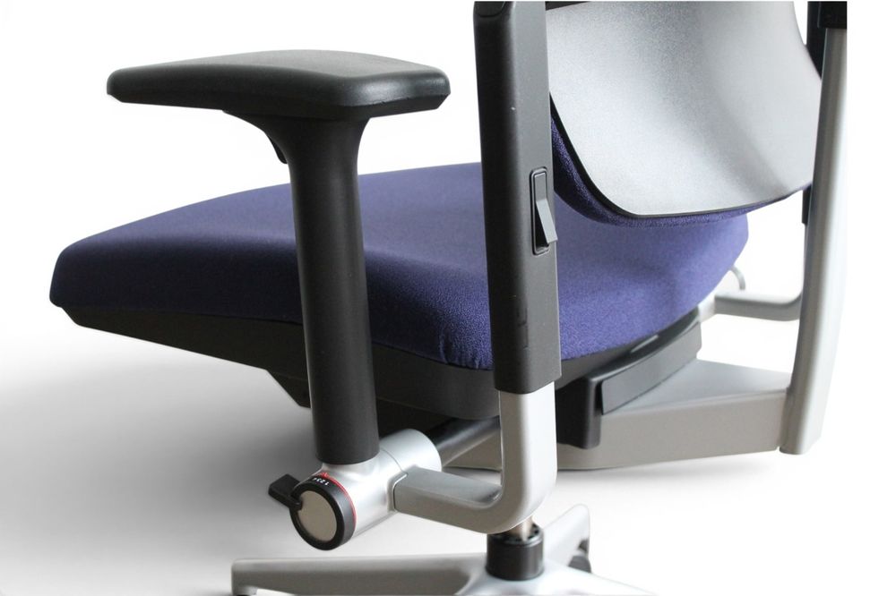 Cadeira Steelcase modelo Please V2