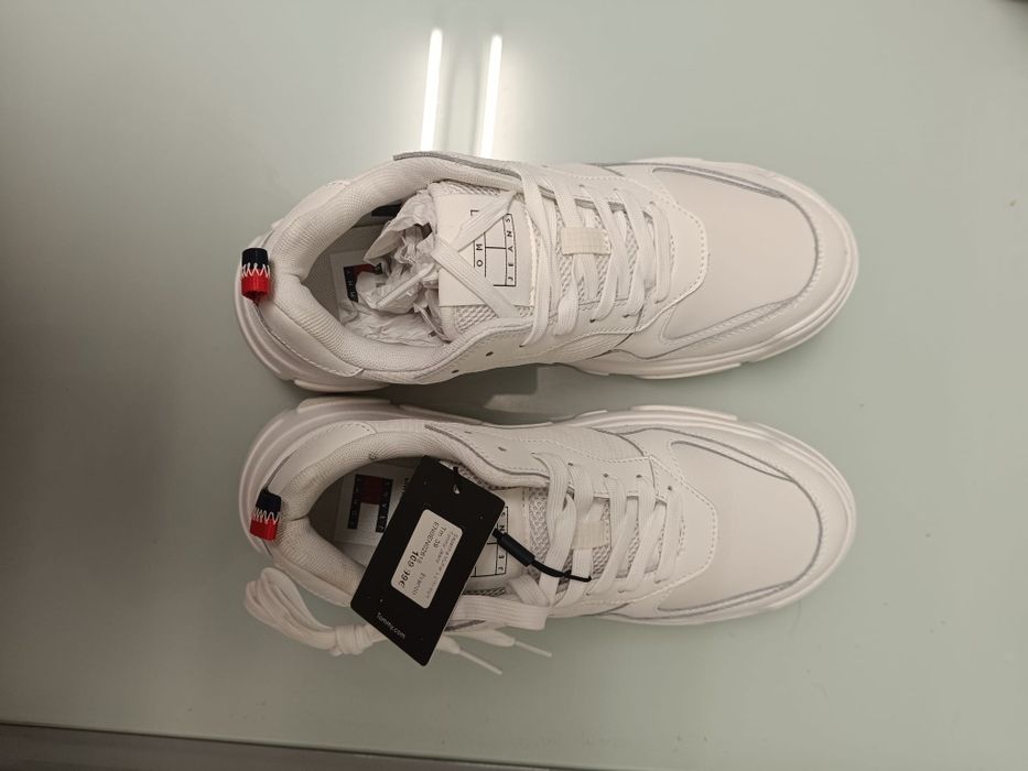 TÉNIS marca  tamanho 39