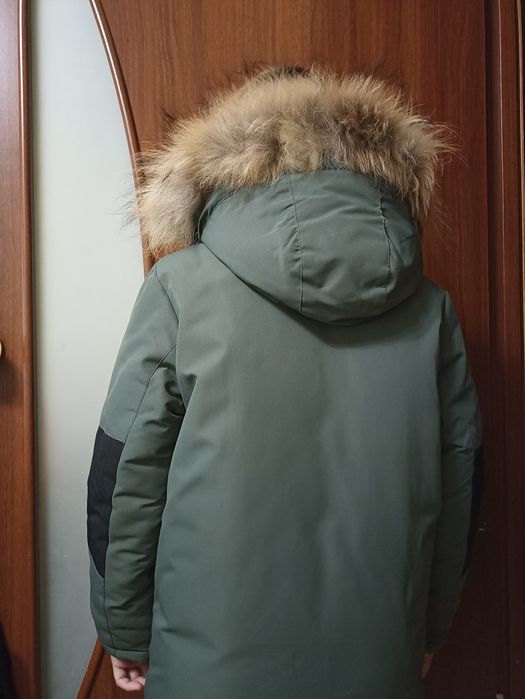 Продам зимову курточку Lassye 128 розмір в дуже хорошому стані