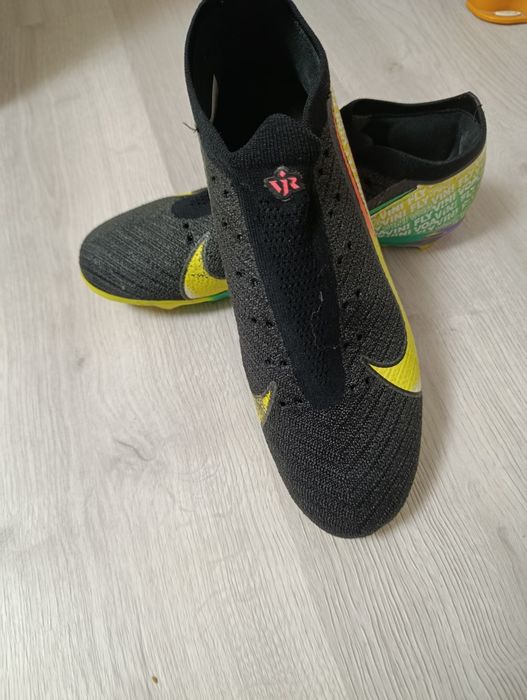 Буци оригінальні Nike розмір 44
