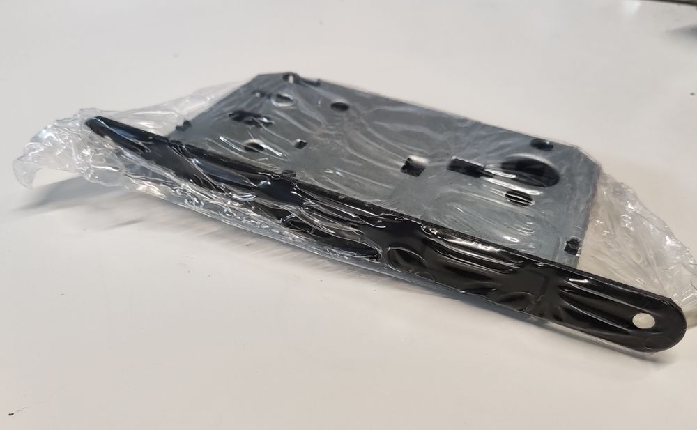 zamek hafele magnetyczny na klucz czarny