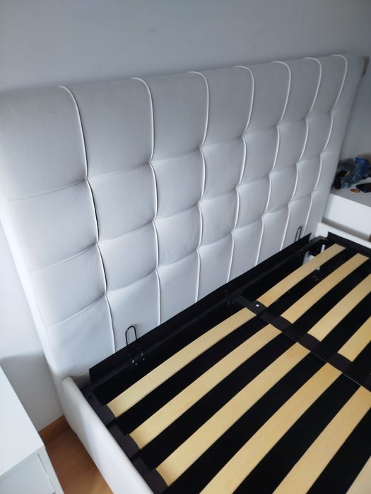 Cama branca sommie+estrado