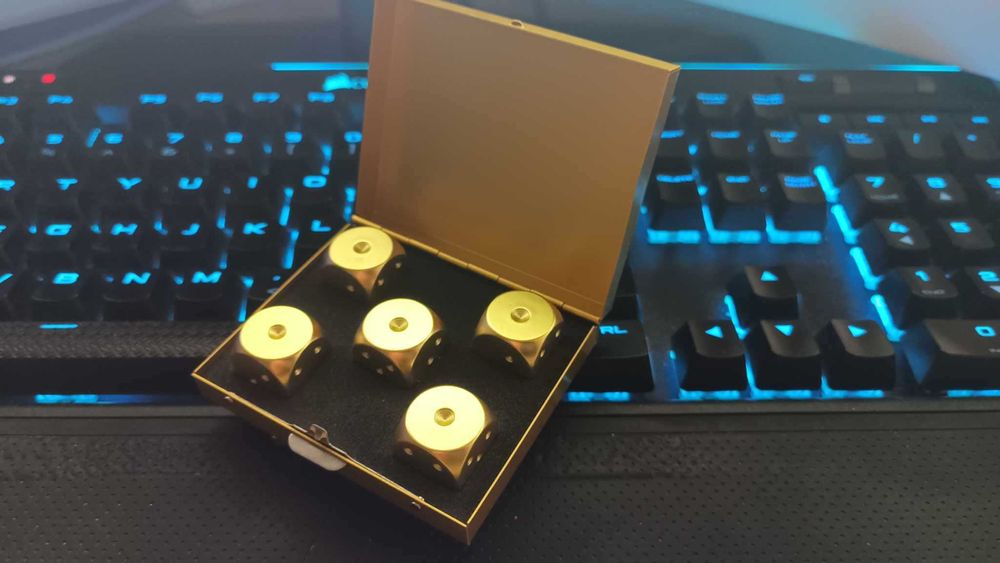 Kości do gry, kolor złoty połysk 5 sztuk, DND MTG 16x16mm aluminium