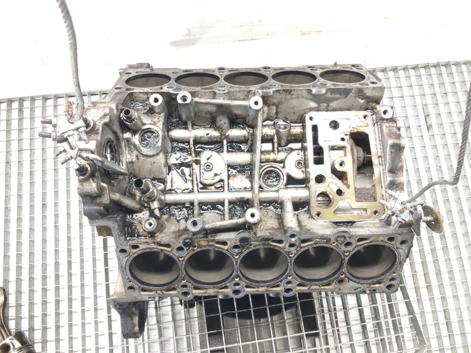 BLOK SILNIKA POD STOLIK TŁOKI VW TOUAREG 5.0 313KM AYH 02-13
