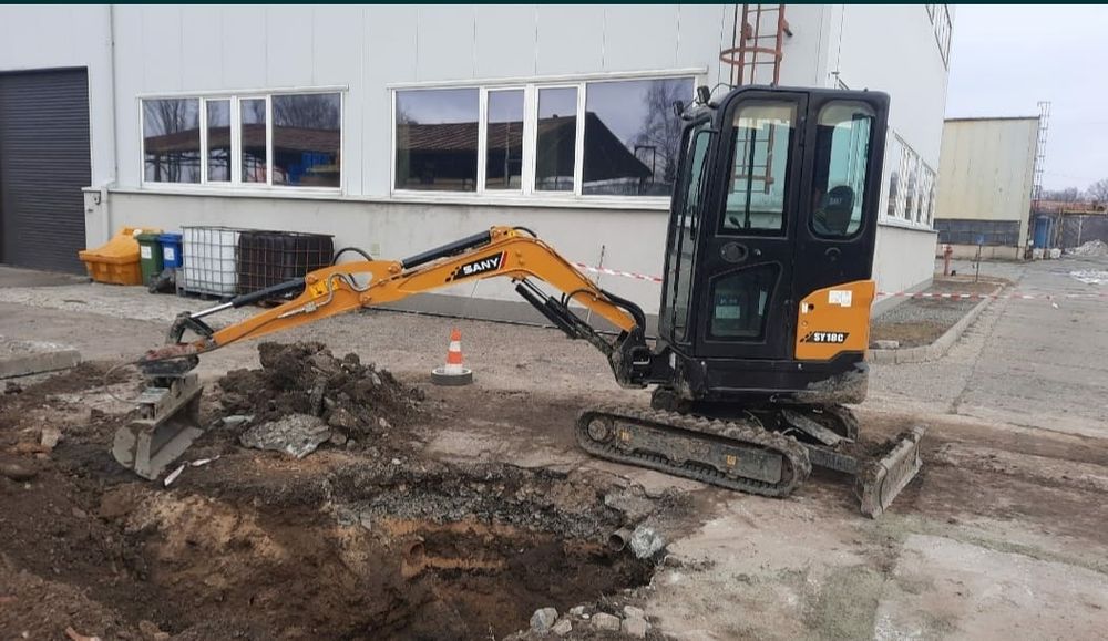 Koparka minikoparka 2t - wynajem Młot do kucia