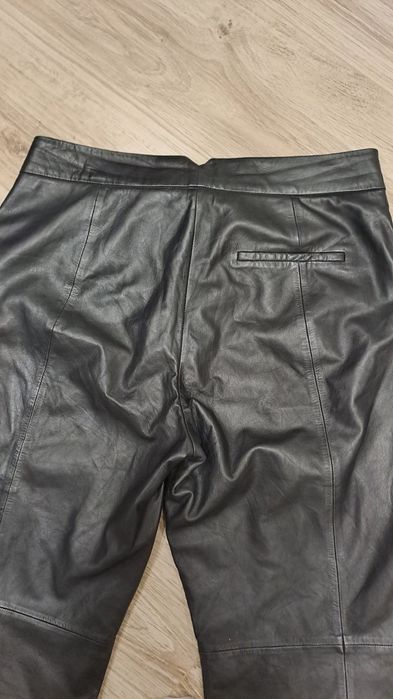 Люксові жіночі шкіряні штани Gestuz розмір 42 L/XL