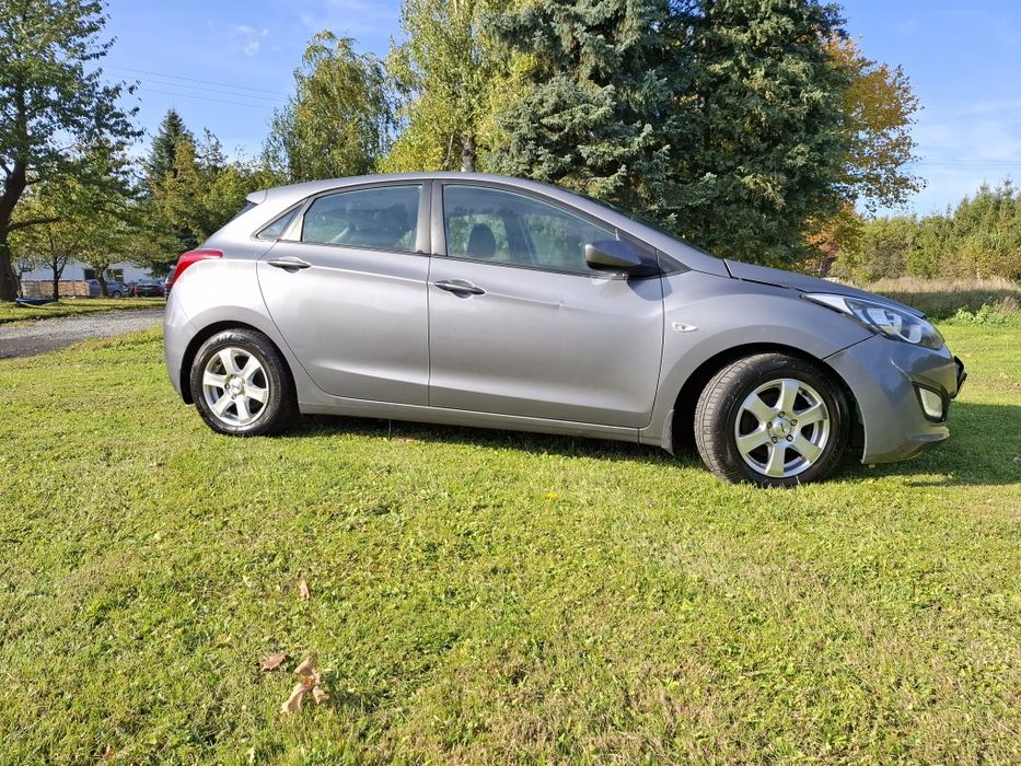 Hyundai  i30  1.6 crdi 110km