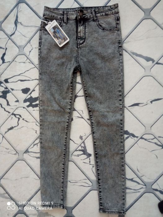 Продаються жіночі джинси
