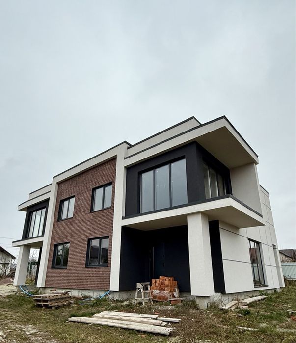 Будинок біля Львова