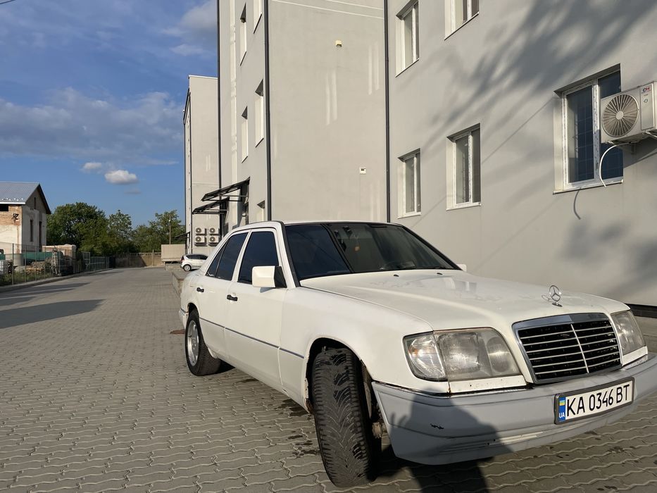 Мерседес 124 E220
