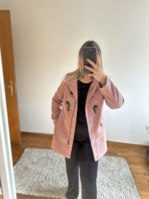 Sobretudo Rosa com capuz