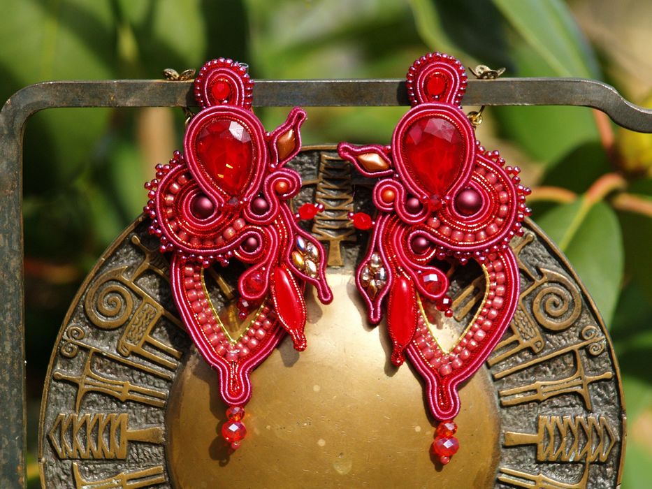 Czerwone Boho kolczyki sutasz glamour