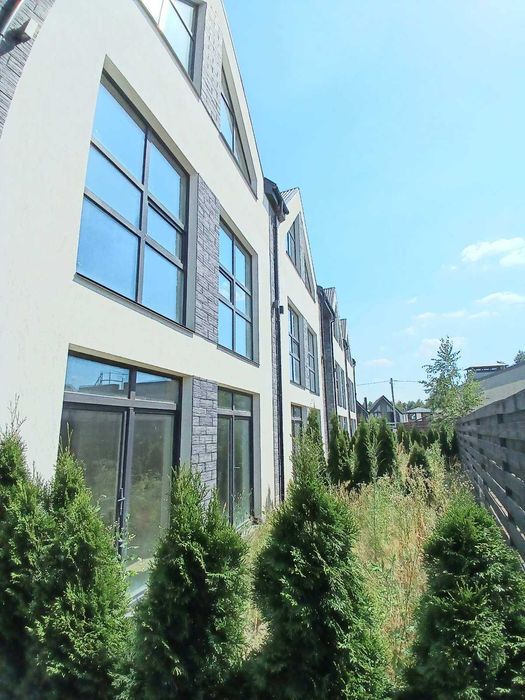 Камин+электрика Таун Квартира/Стоянка  123м2/3эт/4спальни/3с/у/Дворик.