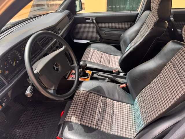 Mercedes-Benz 190 — fotografia 10