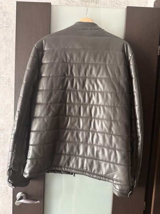 Шкіряна чоловіча куртка