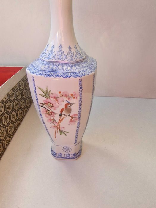 Jarra porcelana chinesa, com caixa, Qianlong