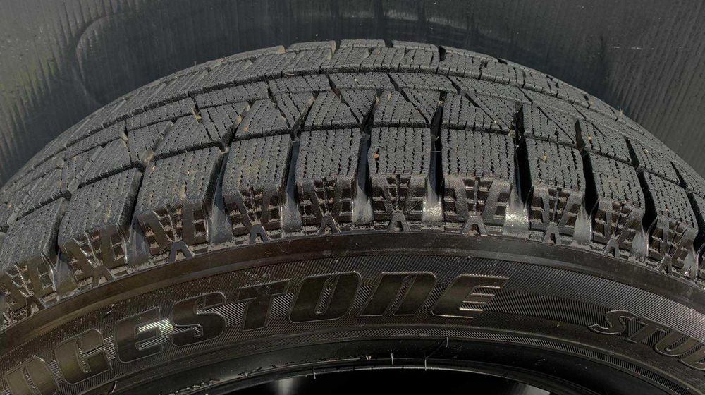 Шини зимові, пара, комплект R16