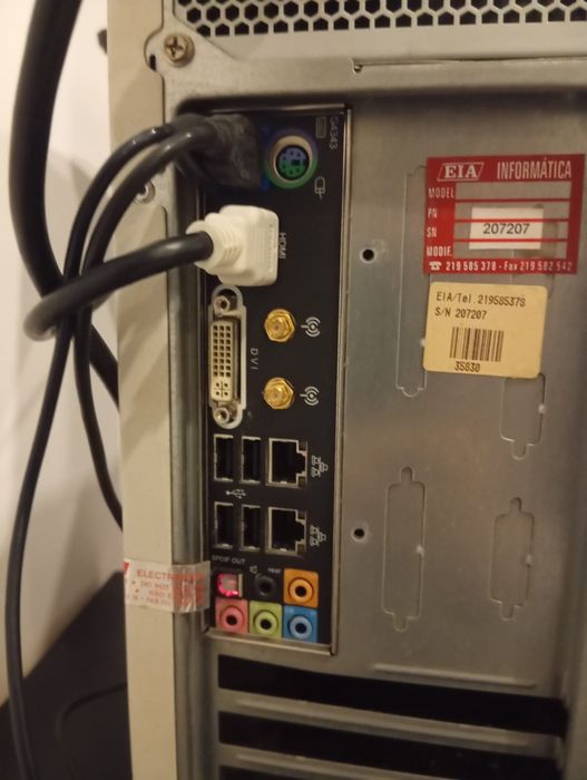 TV QMedia 101cm + Desktop + Teclado + Rato + Cabos