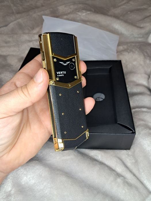 Новий VERTU Signature з функцією заміни голосу