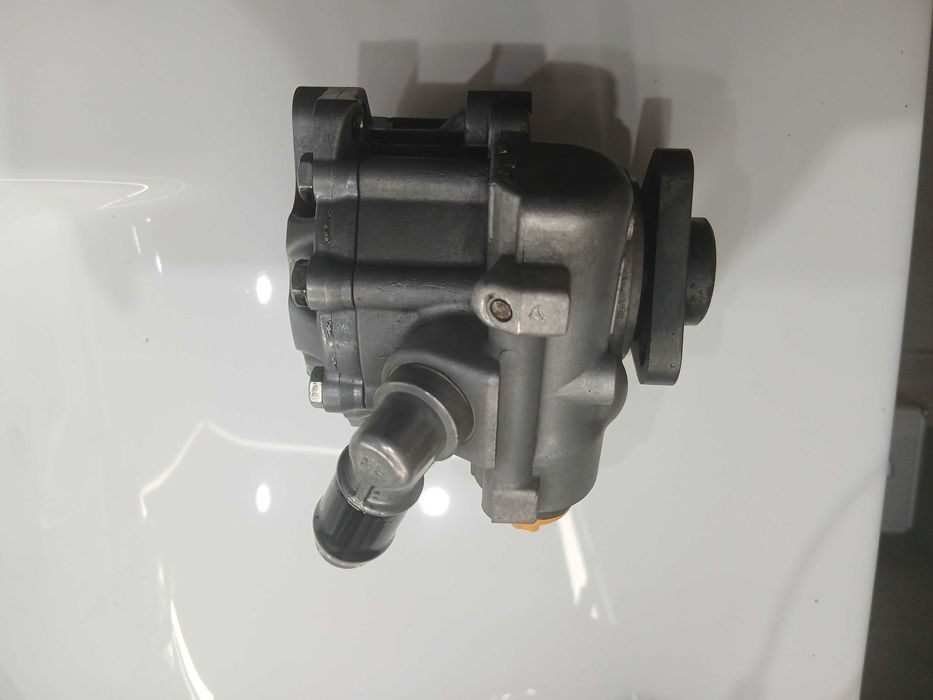 Vendo bomba de direcao audi a4 b6