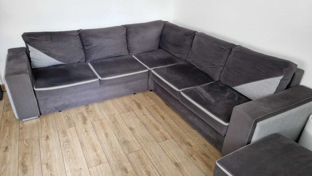 Narożnik+ fotel+ pufa w bardzo dobrym stanie (260x260cm)