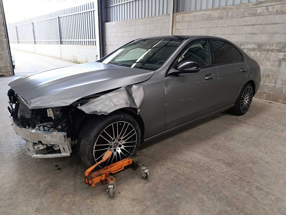 MERCEDES-BENZ C220d Avantgarde