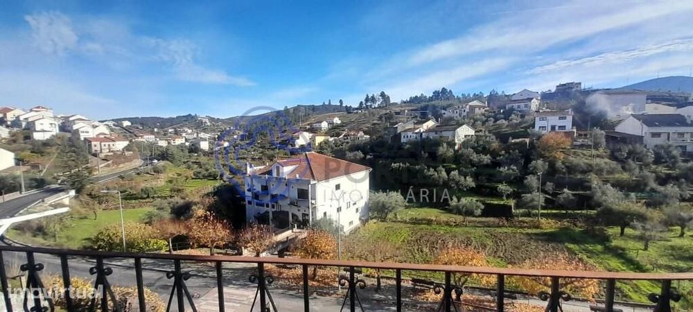 Moradia para Restauro no Centro da Vila de Silvares