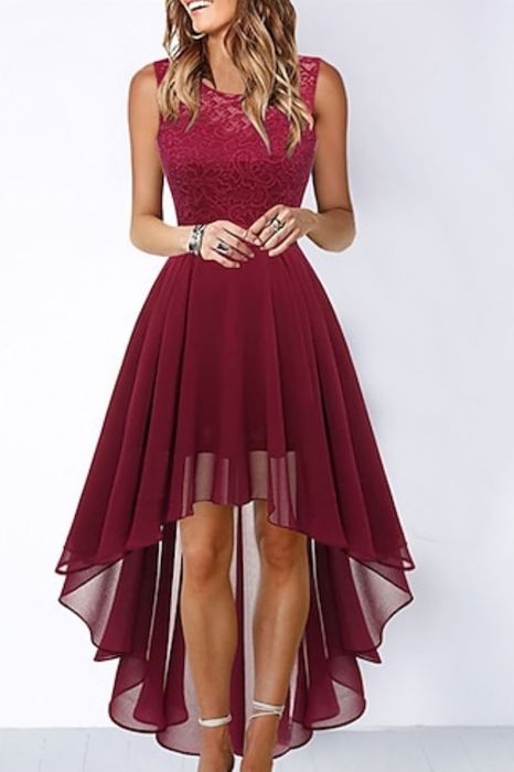 Vestido longo de renda, cor vinho