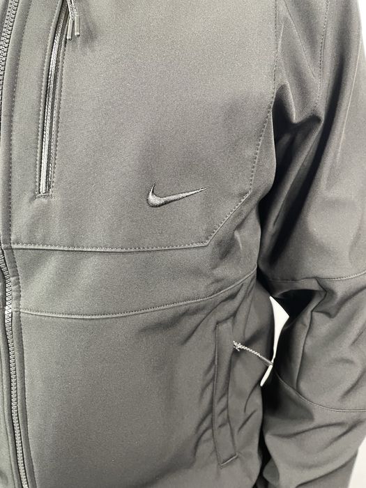 Ветровка мужская из ткани софтшел на флисе , черный цвет топ качество