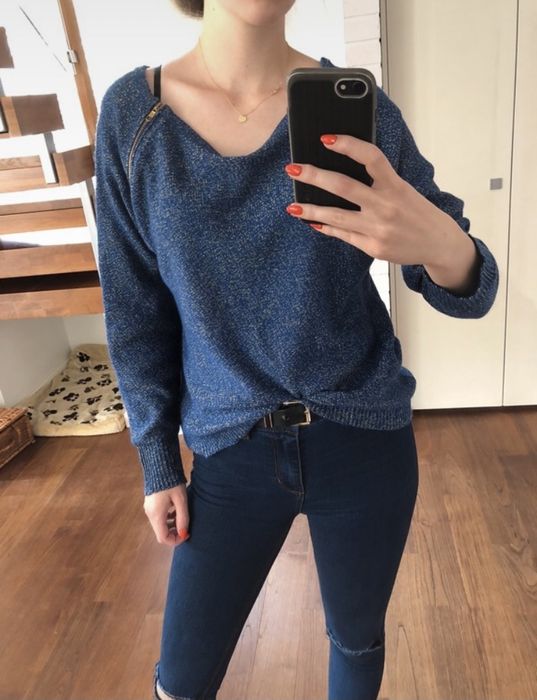 Sweterek z blyszczaca nitką