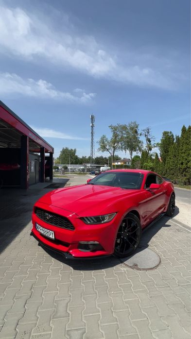 Ford Mustang 6 3.7 V6 Race Red