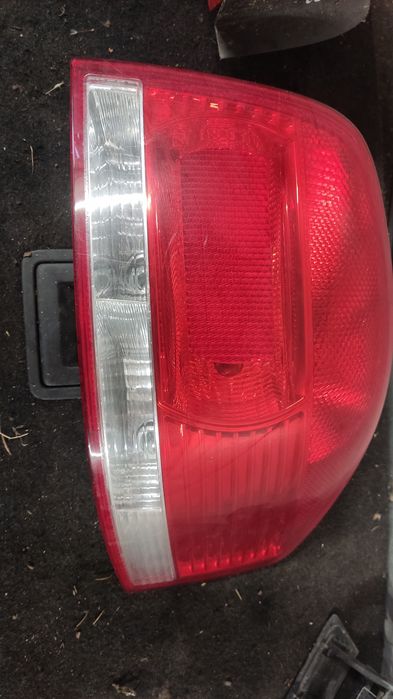 Lampa tył tylna prawa audi a3 8p 3d