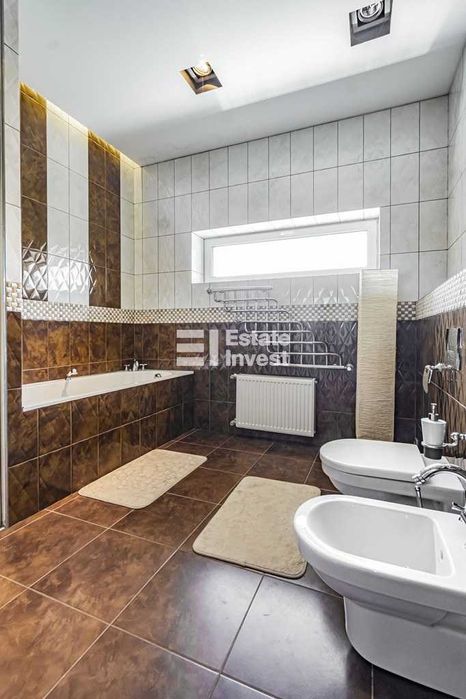 Продам будинок у смт. Коротич