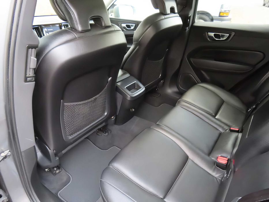Volvo XC60 T6 Momentum      2019