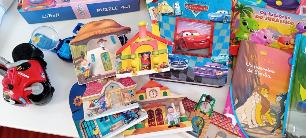 Lote/conjunto livros, puzzles, jogos, brinquedos (32 peças)