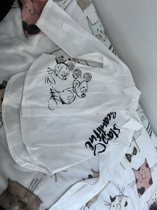 Рубашка білого кольру з міккі