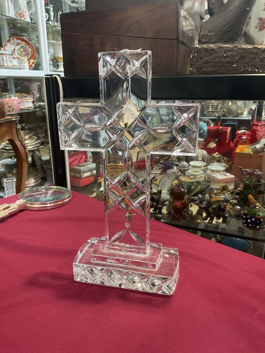 Crucifixo em cristal 26x15 cm.  Mais anúncios abaixo