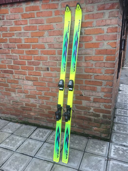 Лижі Salomon (в гарному стані)