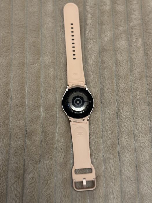 Смарт-годинник Samsung galaxy watch5 40mm в ідеальному стані