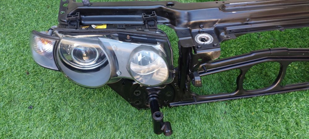 Frente Chapa e óticas xénon originais para bmw E46 compact