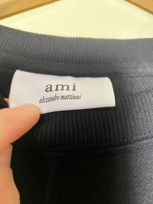 Suwet AMI preta com coração vermelho  tamanho S