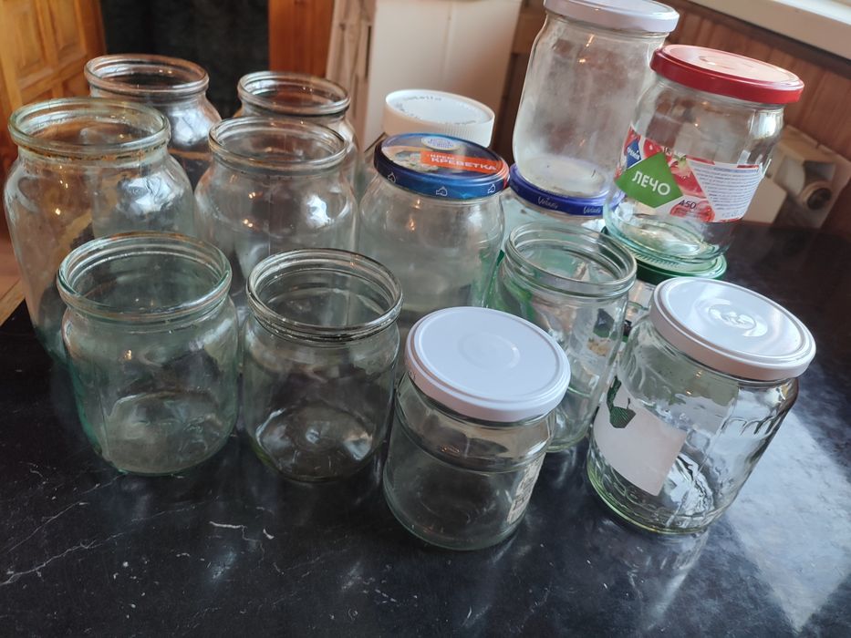 140 разных стеклянных баночек-читайте