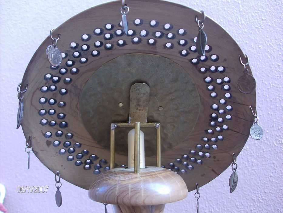 Candeeiro rustico em oliveira
