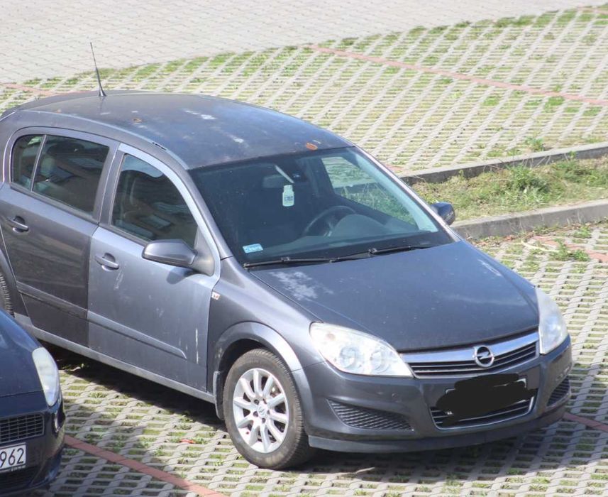 Opel Astra h 1.4 hatchback 2009 cosmo, do zrobienia DO 5 SIERPNIA