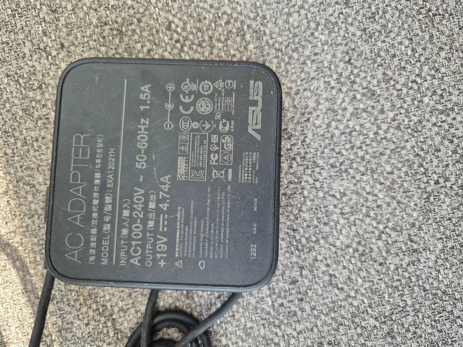 carregador Asus 19V conetor 5.5x2.5mm vários modelos, originais